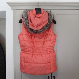 New York & Company Coral Zip-Up Vest w/ Fur Hood – Size Large